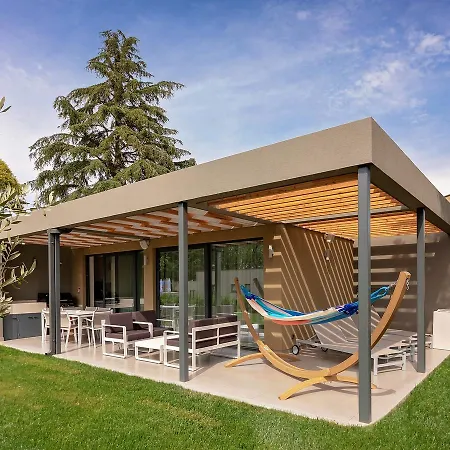 Park Plava Laguna Villa