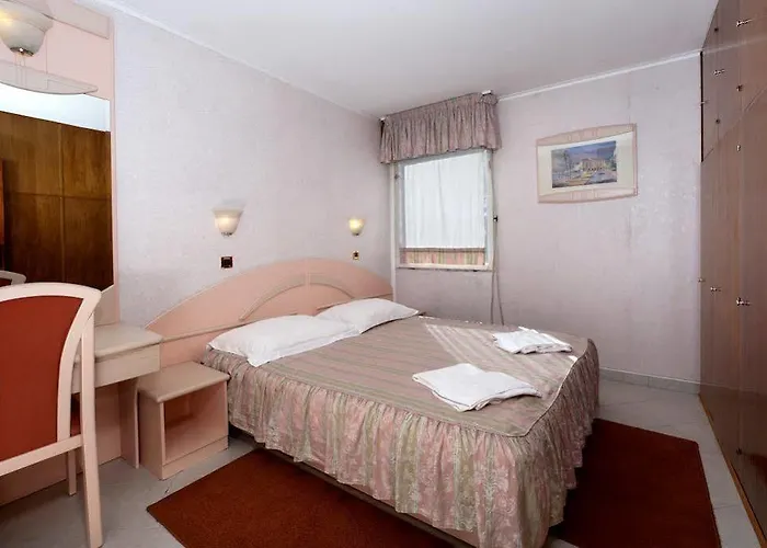 Park Plava Laguna Villa *