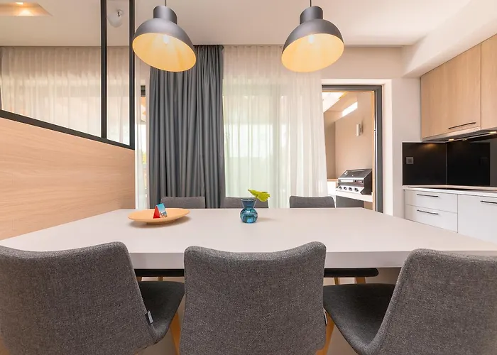 Park Plava Laguna Villa